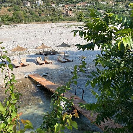 River Escape Villa - Private Beach, Scenic View & Bbq Tepelene Экстерьер фото