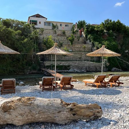 River Escape Villa - Private Beach, Scenic View & Bbq Tepelene Экстерьер фото