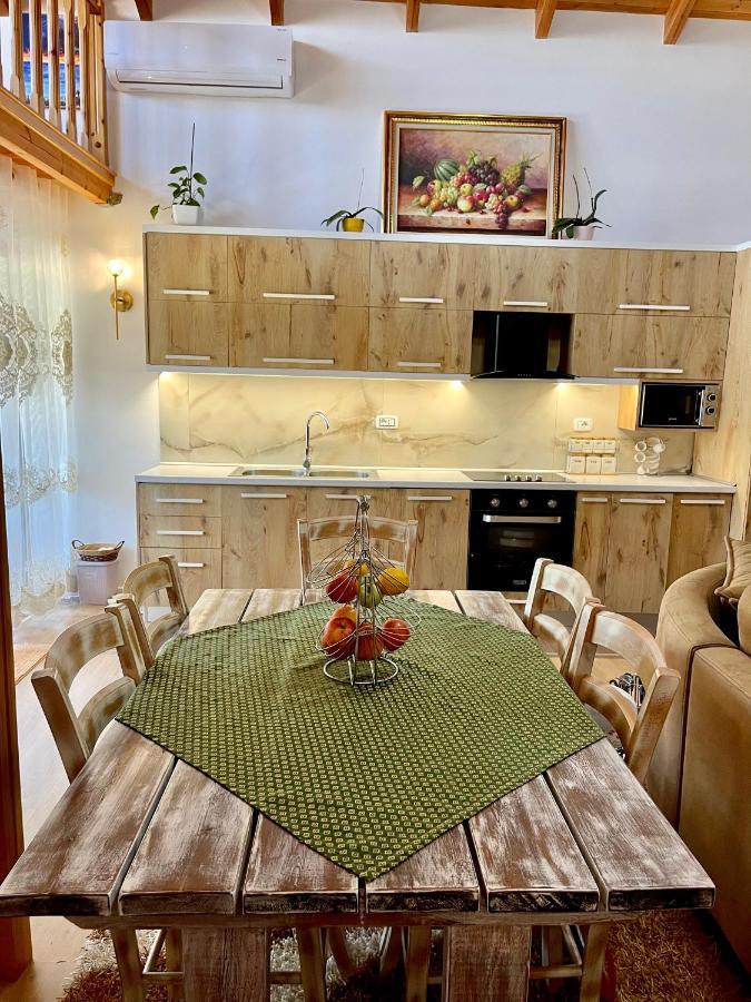 River Escape Villa - Private Beach, Scenic View & Bbq Tepelene Экстерьер фото