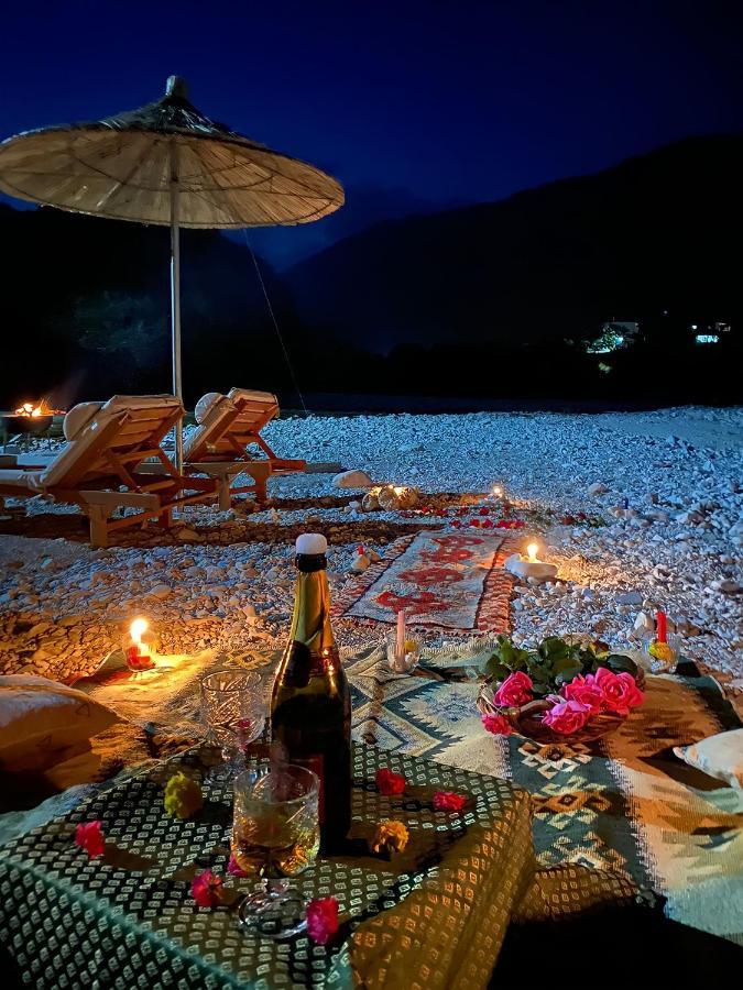 River Escape Villa - Private Beach, Scenic View & Bbq Tepelene Экстерьер фото