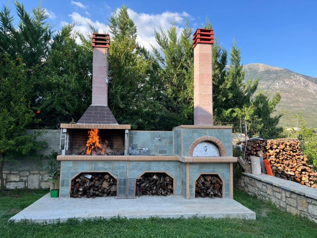 River Escape Villa - Private Beach, Scenic View & Bbq Tepelene Экстерьер фото