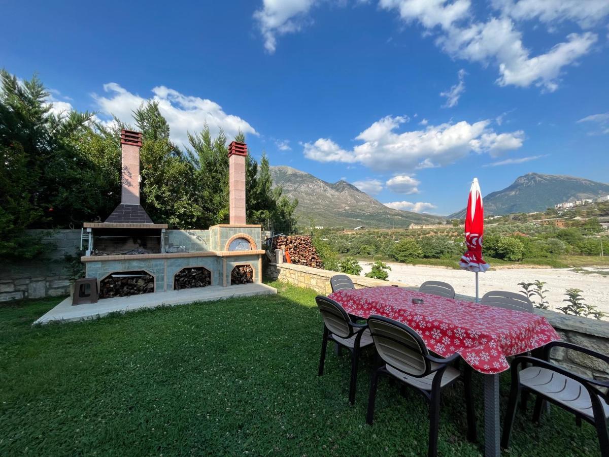 River Escape Villa - Private Beach, Scenic View & Bbq Tepelene Экстерьер фото